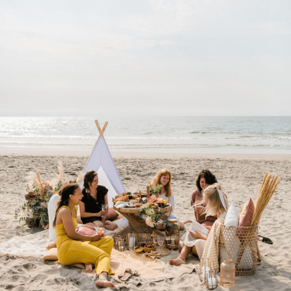 tipi wit witte tipi strandbruiloft