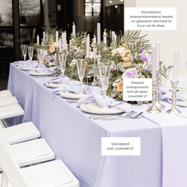 Lila tafelkleed met lila loper Lila tafelkleed met lila loper voor 21-diner in lente thema.