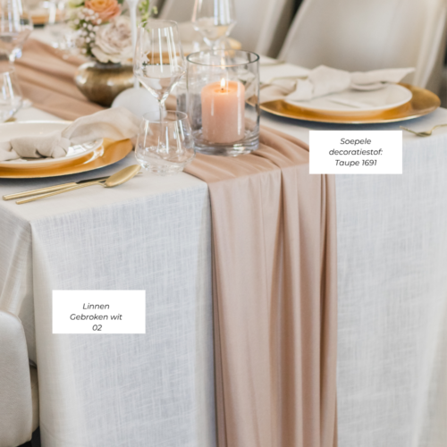 Wit linnen tafelkleed voor decoreren bruiloft