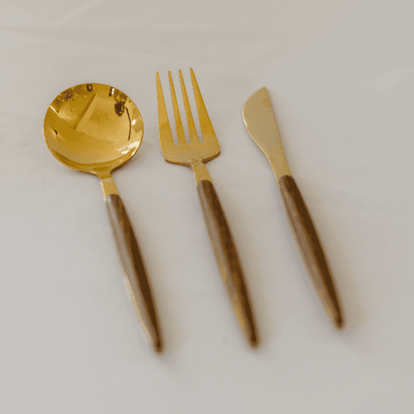 hout en goud bestek hout en goud bestek geschikt voor bruiloftdecoratie