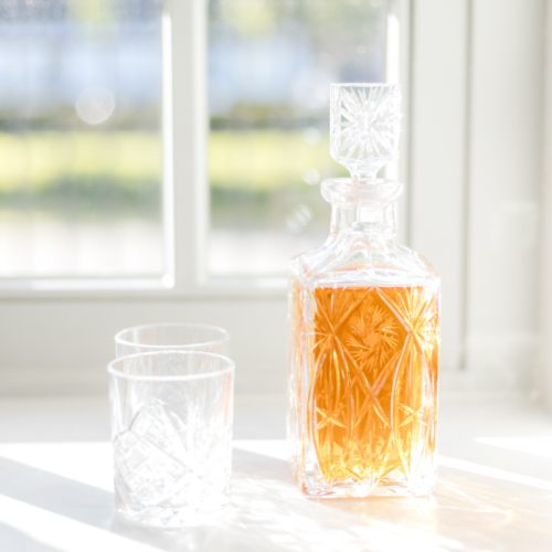 karaf met dop decoratie bruiloft wiskey bar glas