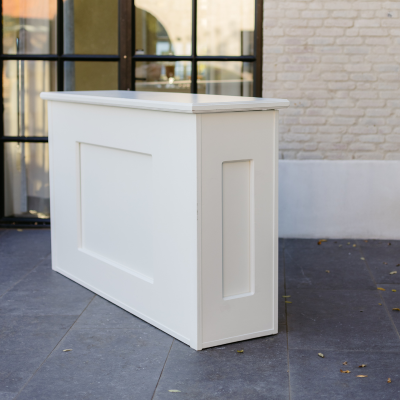 Standaard witte platen, voor- en zijkanten.