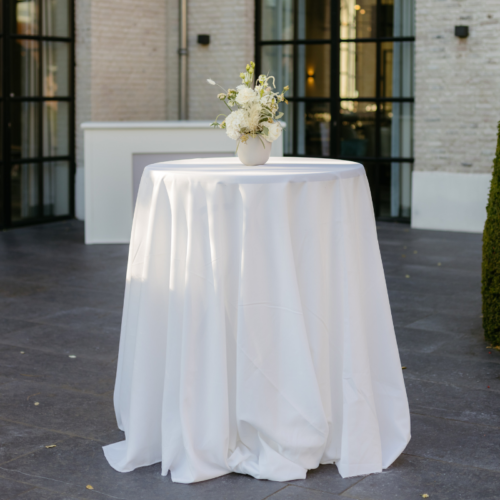 statafelrok wit bruiloft decoratie