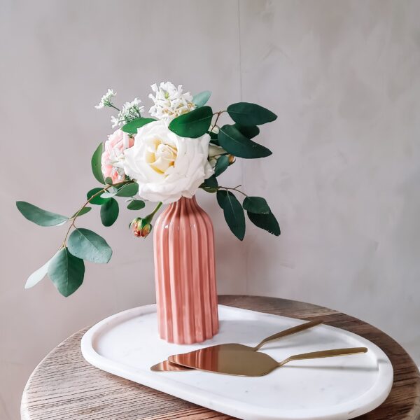 vaasje roze bruiloft vaasje roze huren bruiloft bloemen feest tafelaankleding decoratie