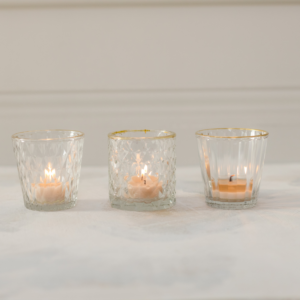 waxinelichtjes met goud randje geschikt voor bruiloft decoratie
