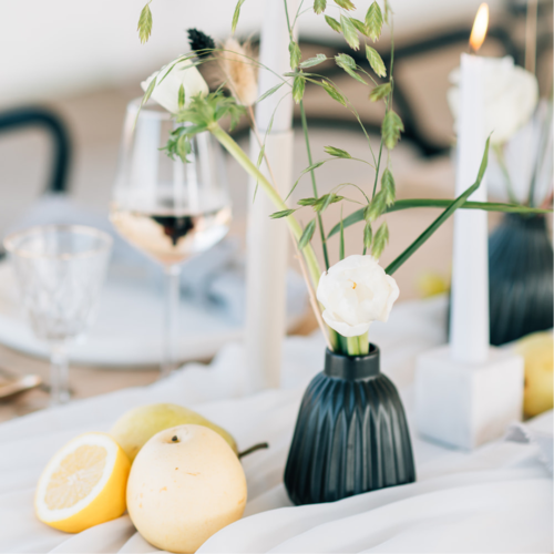 vaasje zwart geschikt voor bruiloft decoratie
