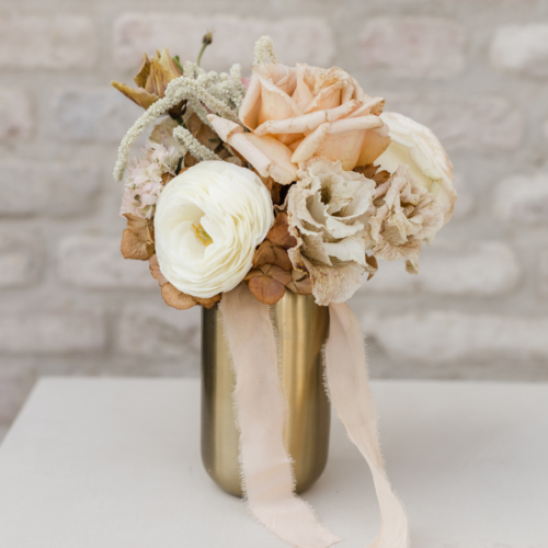 vaasje boeket bruiloft huren decoratie styling