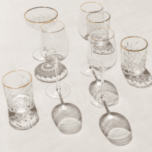 wijnglas met gouden rand wijnglas met gouden rand geschikt voor bruiloft decoratie