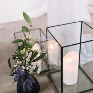 rechthoekig kubus windlicht zwart glas huren decoratie bruiloft kaarsenstandaard
