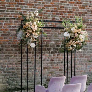 backdrop staal dubbel backdrop stelling zwart dubbel metaal ceremonie aankleding bruiloft stoer industrieel huur