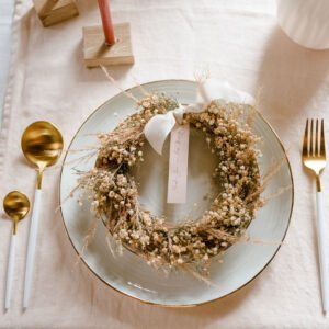 bestek modern speels bestek goud wit modern strak huren bruiloft diner aankleding decoratie couvert
