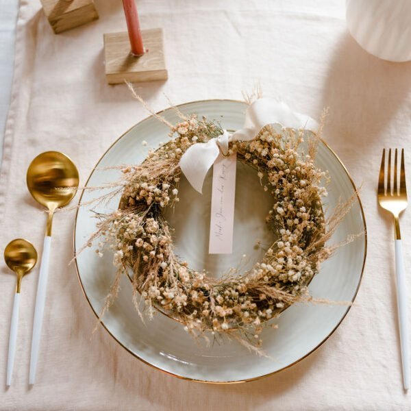 bestek modern speels bestek goud wit modern strak huren bruiloft diner aankleding decoratie couvert
