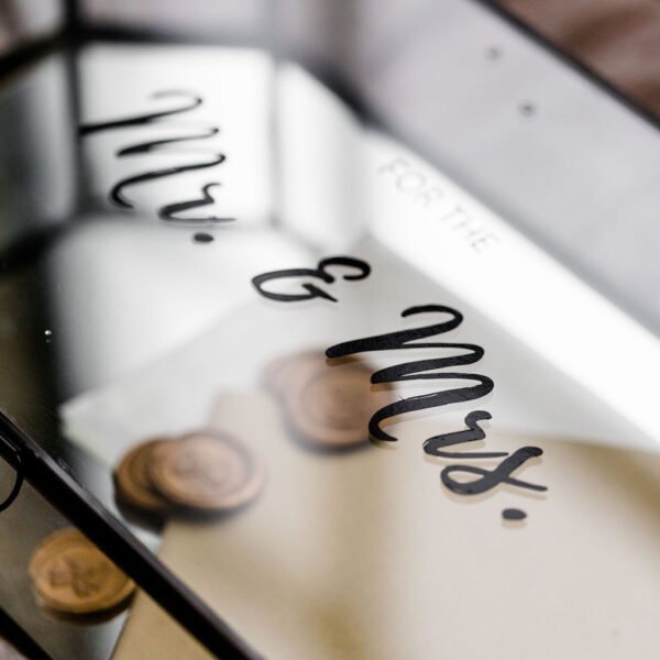 ingekooimanfotografie-felinestyling206.jpg envelopbox huren bruiloft slot glas goud spiegel kaartenbox enveloppendoos enveloppenkist zwart
