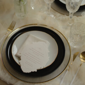 Servies in zwart wit huren voor 21-diner Servies voor zwart wit thema huren tijdens bruiloft of 21-diner