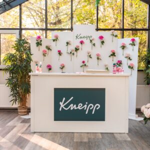 witte backdrop in combinatie met witte inklapbare bar witte backdrop in combinatie met witte inklapbare bar