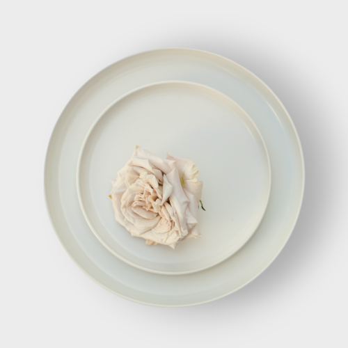 Dinerbord creme. Beschikbaar in twee afmetingen