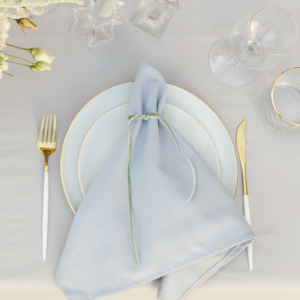 dinerbord wit met gouden rand geschikt voor bruiloft decoratie