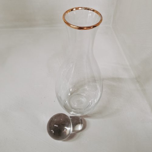 wijn fles met gouden rand waterfles glas