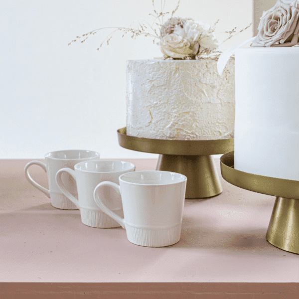 koffiekopjes wit wit servies geschikt voor decoratie babyshower