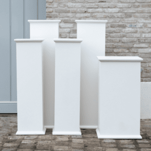 bloemenzuilen set van 5 witte sokkels voor bruiloften en events