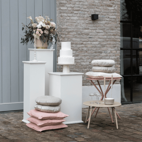 Vierkante witte sokkel 80 cm hoog voor product- en decorpresentatie