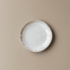 Beige gebaksbordje van keramiek voor bruiloft desserttafel