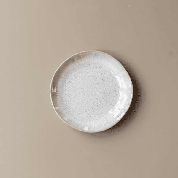 Beige gebaksbordje van keramiek voor bruiloft desserttafel