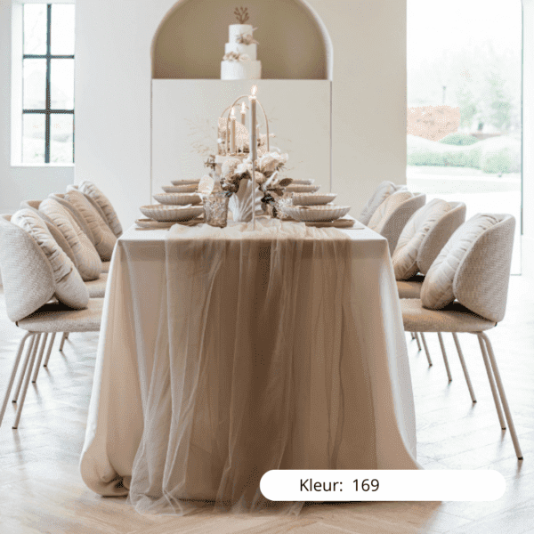 tule tafelloper in zachte tinten voor bruiloft tafel tule tafelloper in zachte tinten voor bruiloft tafel