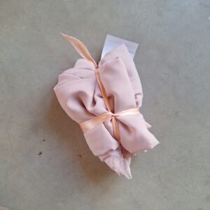 Dusty roze outlet tafelloper bruiloft 4,5 meter Dusty roze outlet tafelloper stof van 4,5 meter voor bruiloft en tafeldecoratie