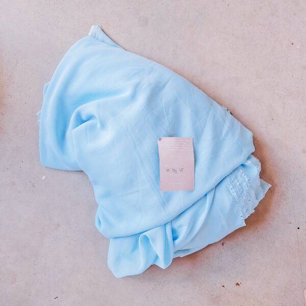 Babyblauw outlet tafelloper bruiloft Babyblauwe outlet tafelloper stof voor bruiloft en tafeldecoratie
