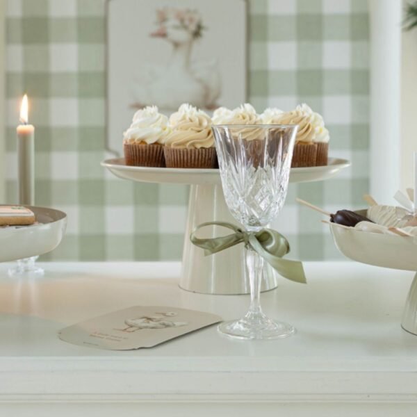 Rode wijnglas van kristal Rode wijnglas van kristal voor luxe diner