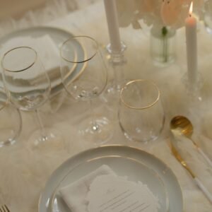 Luxe glaswerk voor 21-diner Luxe glaswerk met gouden rand voor 21-diner